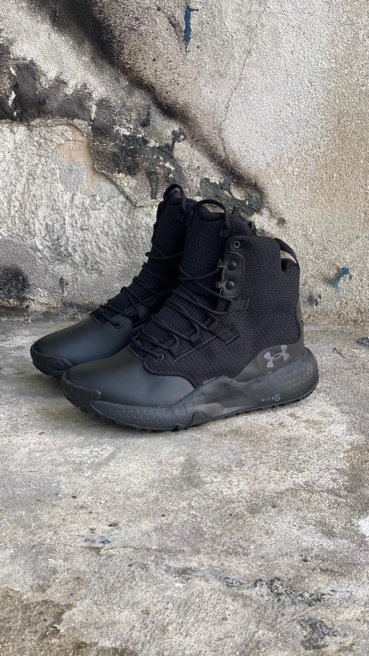 BOTA UNDER ARMOUR  MICRO NEGRA