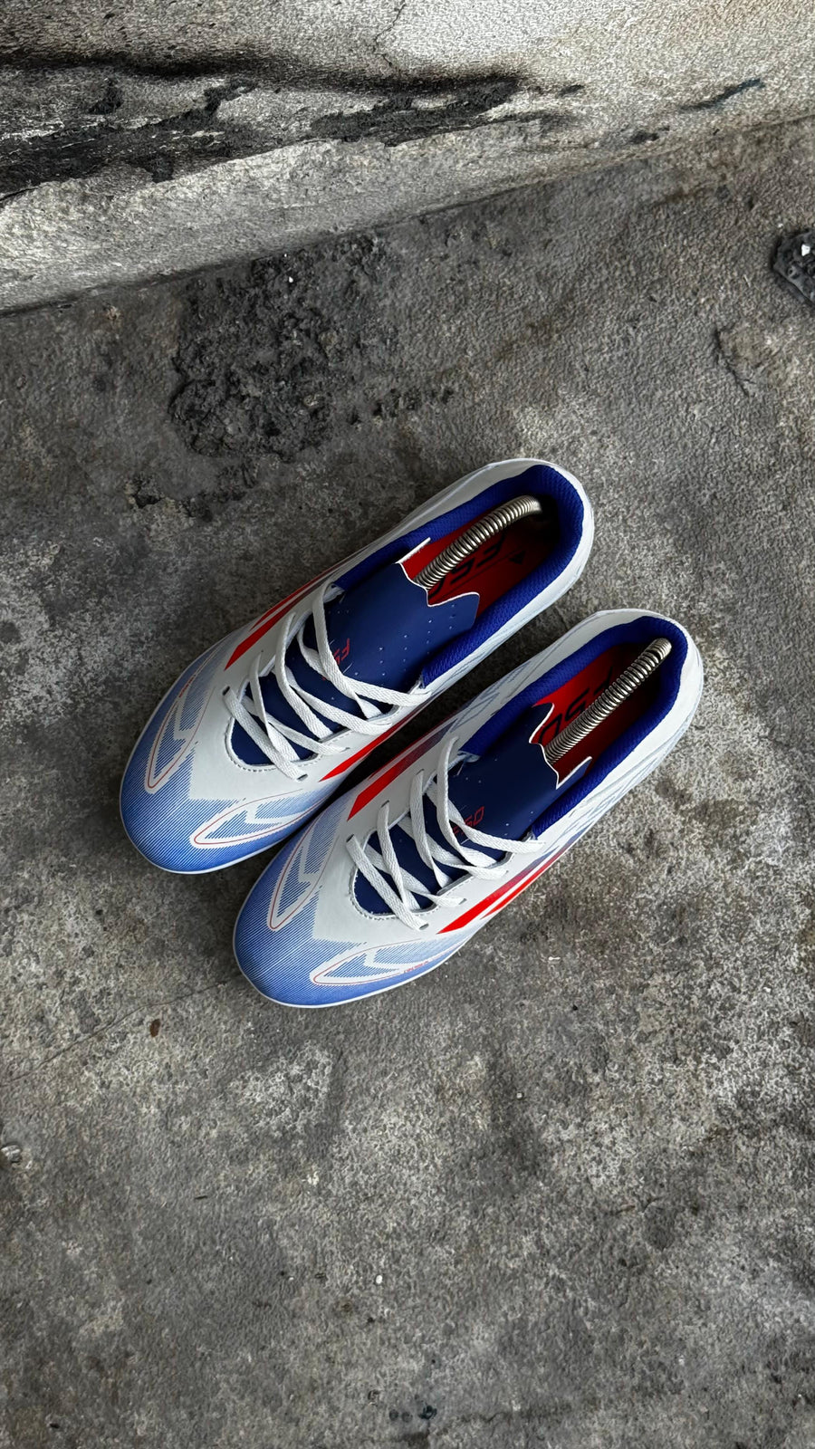 ADIDAS GUAYO SINTETICA F50 BLANCO AZUL