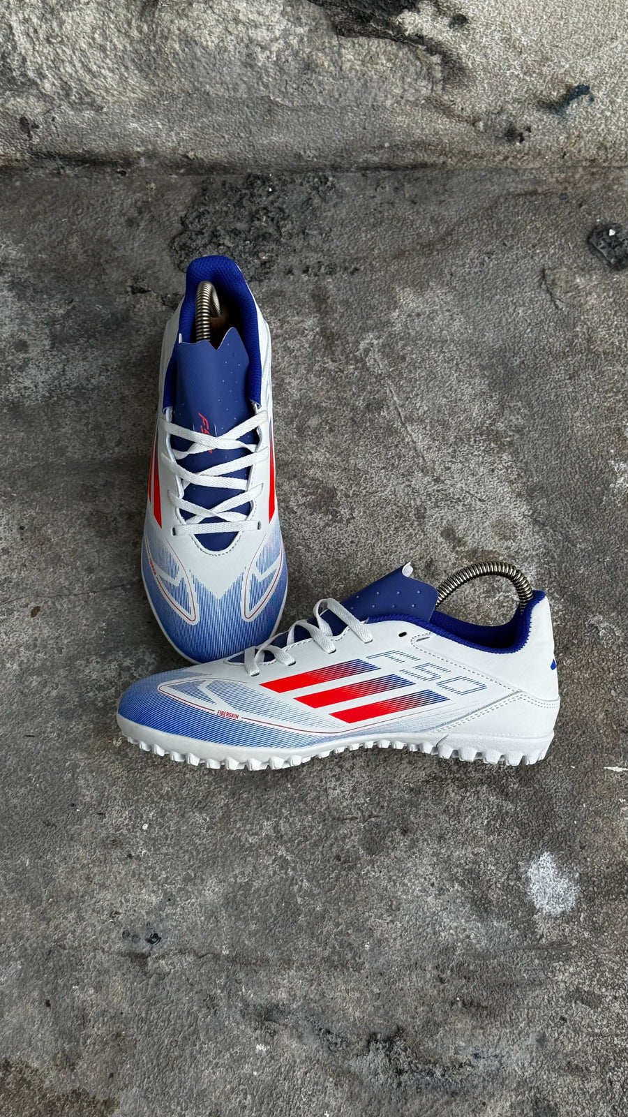 ADIDAS GUAYO SINTETICA F50 BLANCO AZUL