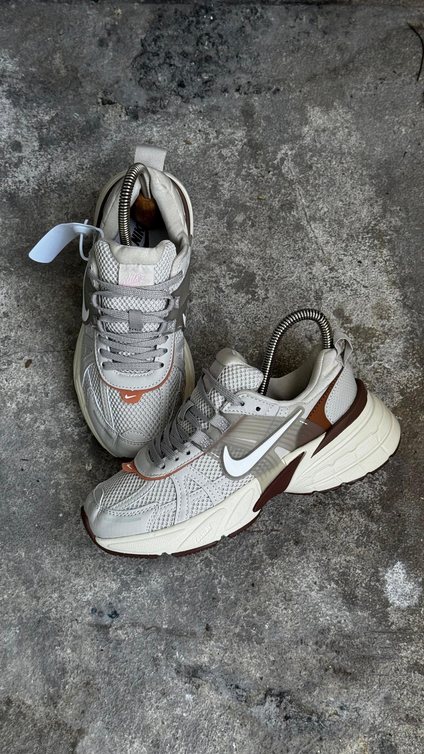 NIKE V2K CAFE CHULO BLANCO