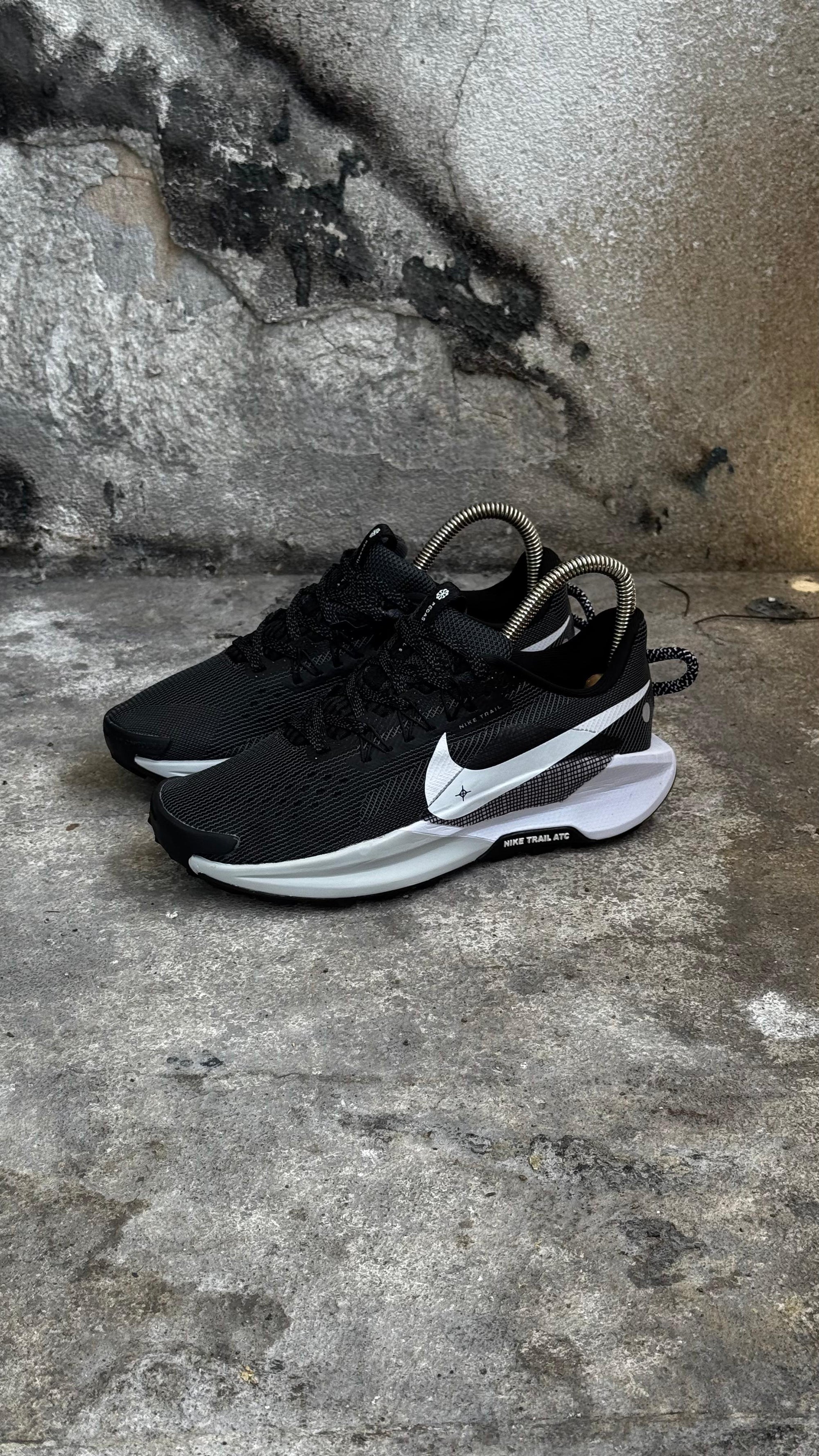 NIKE TRAIL NEGRO BLANCO