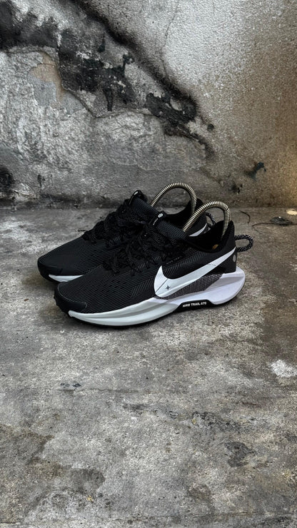 NIKE TRAIL NEGRO BLANCO