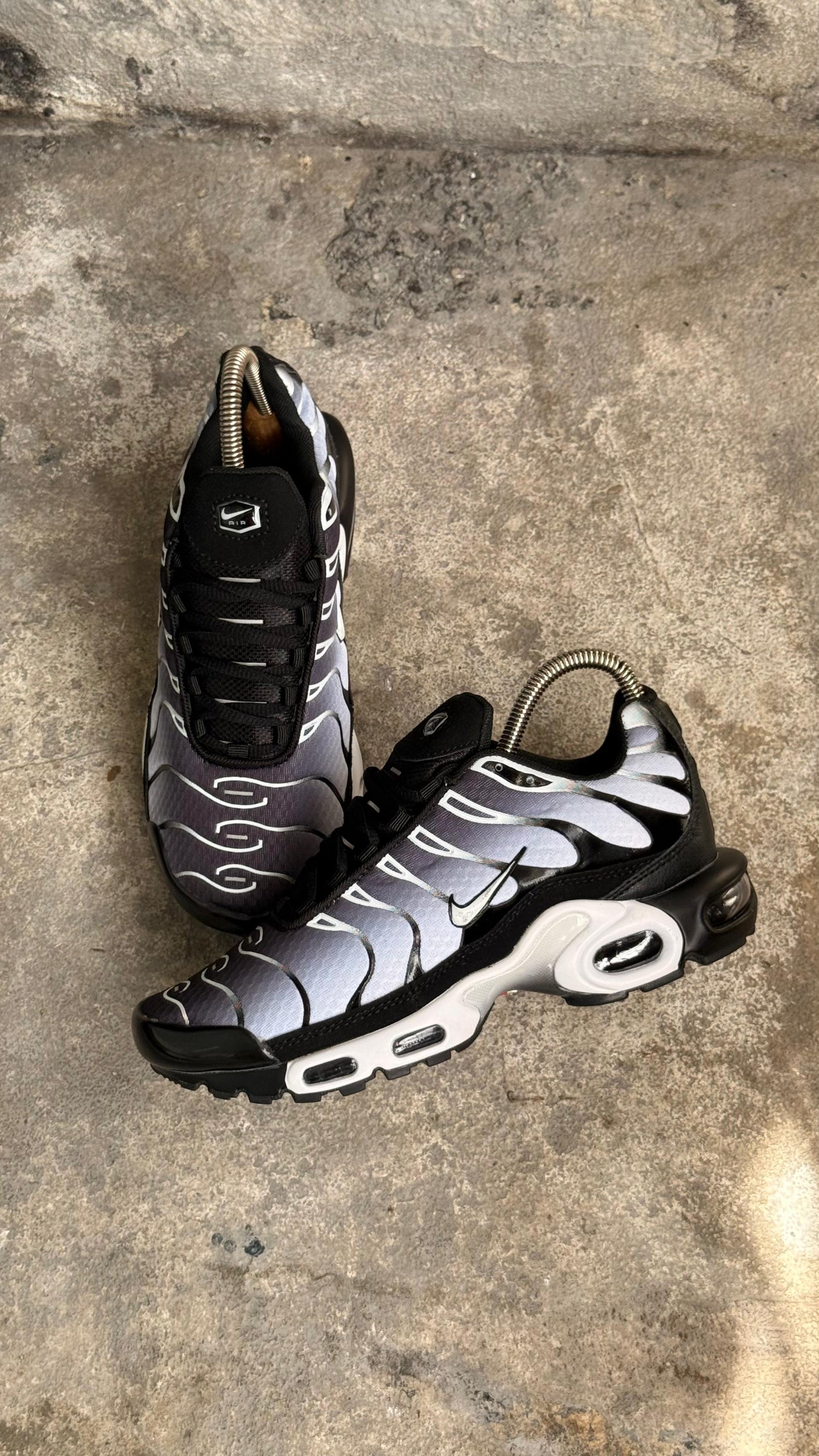 NIKE TN DIFUMINADO NEGRO BLANCO