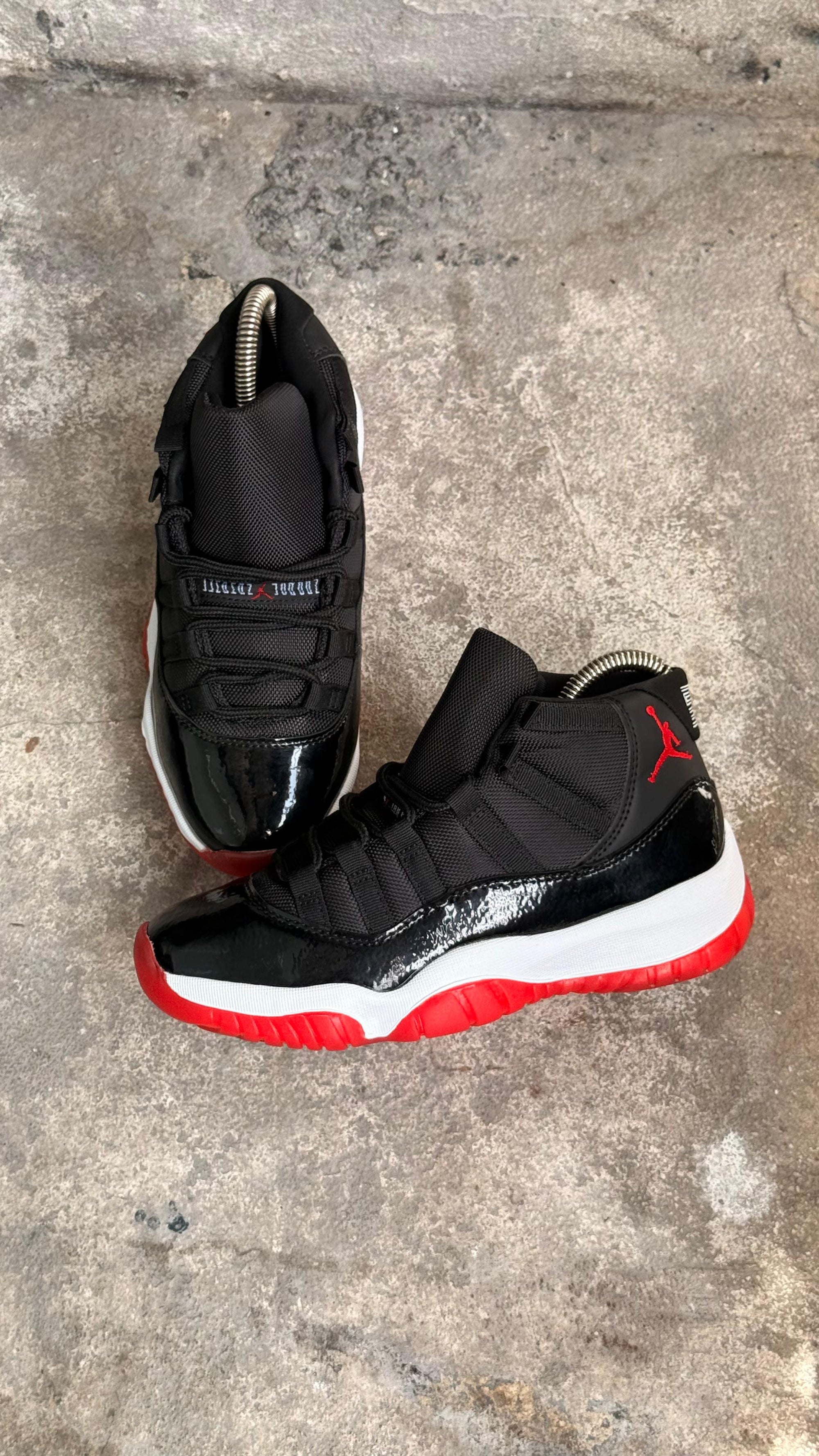 RETRO 11 NEGRO ROJO