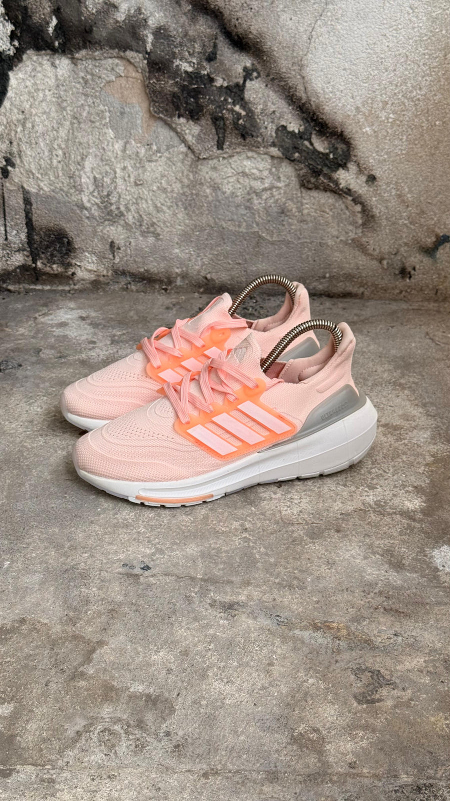 ADIDAS ULTRABOOST 21 ROSADO