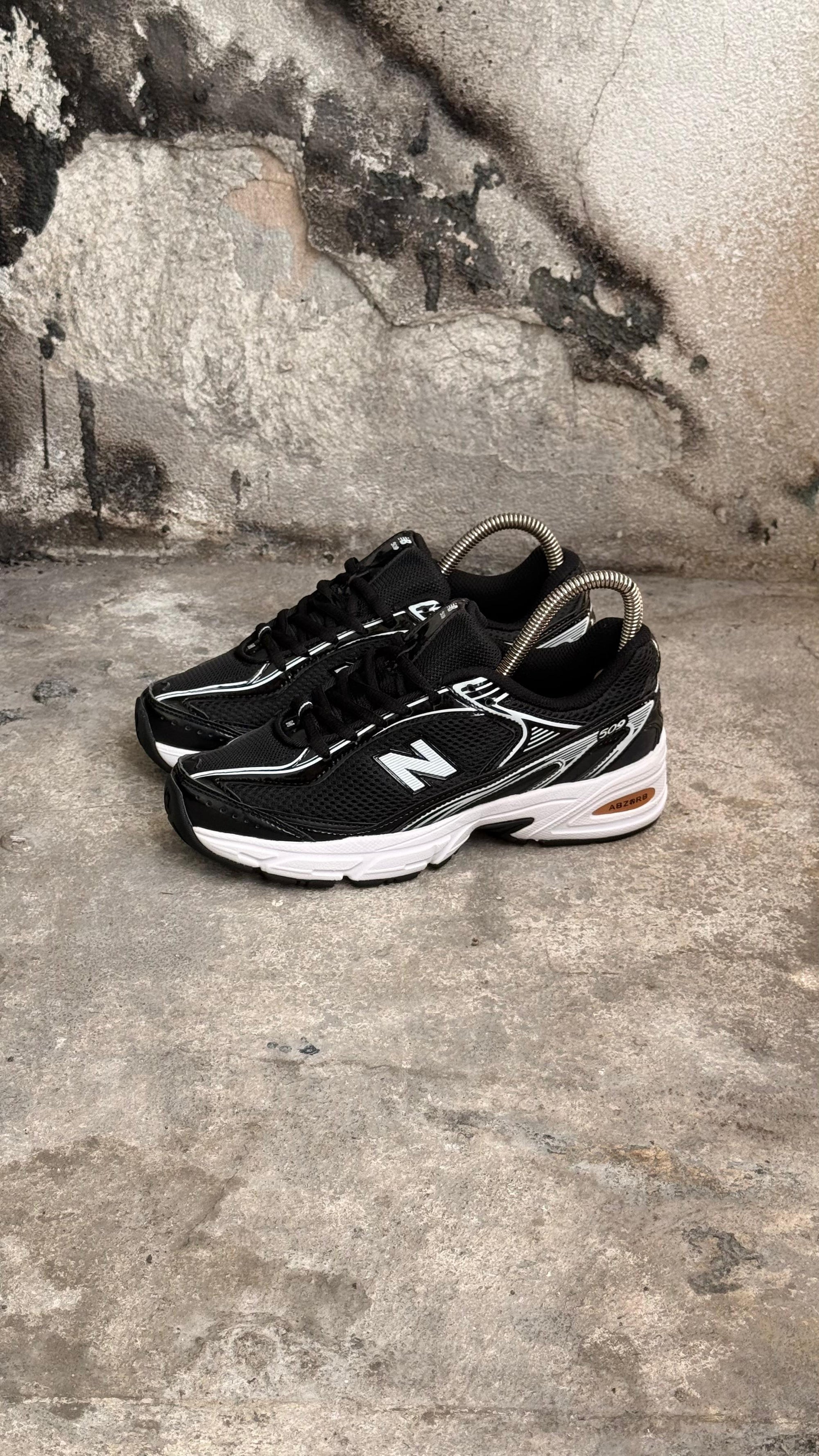 NEW BALANCE 509 NEGRO