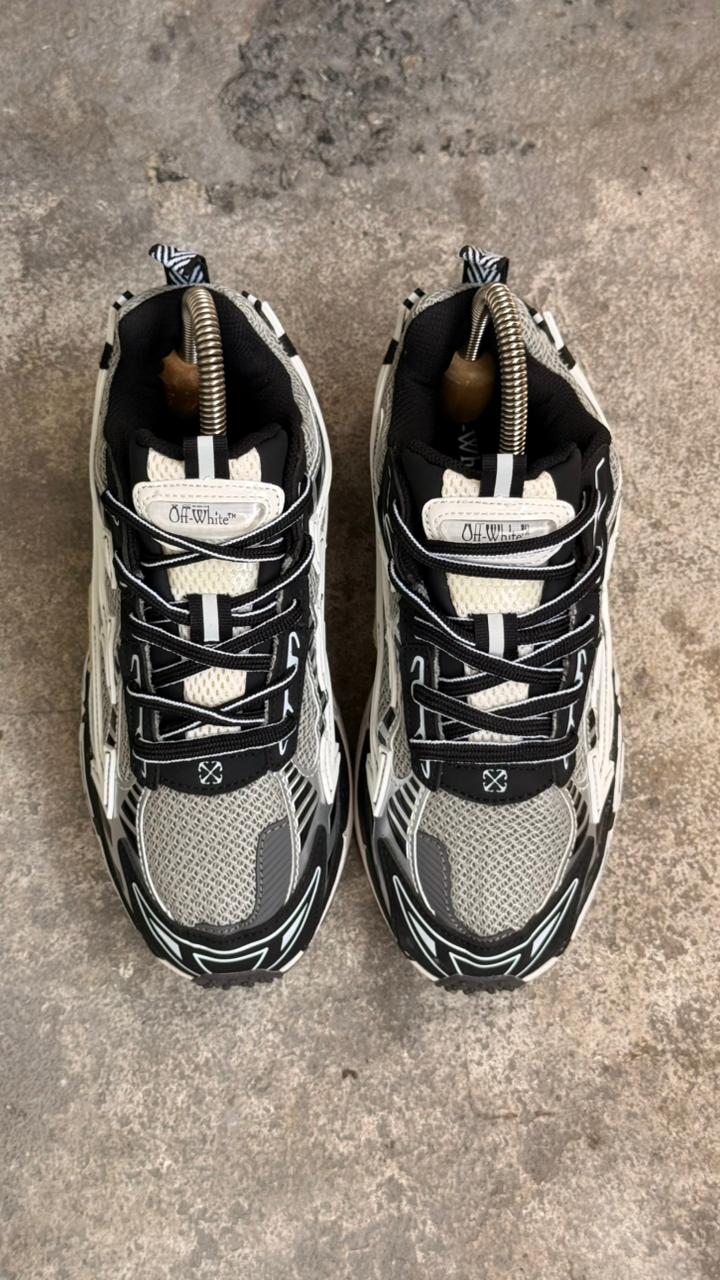 OFF WHITE 3 CHULO NEGRO BLANCO
