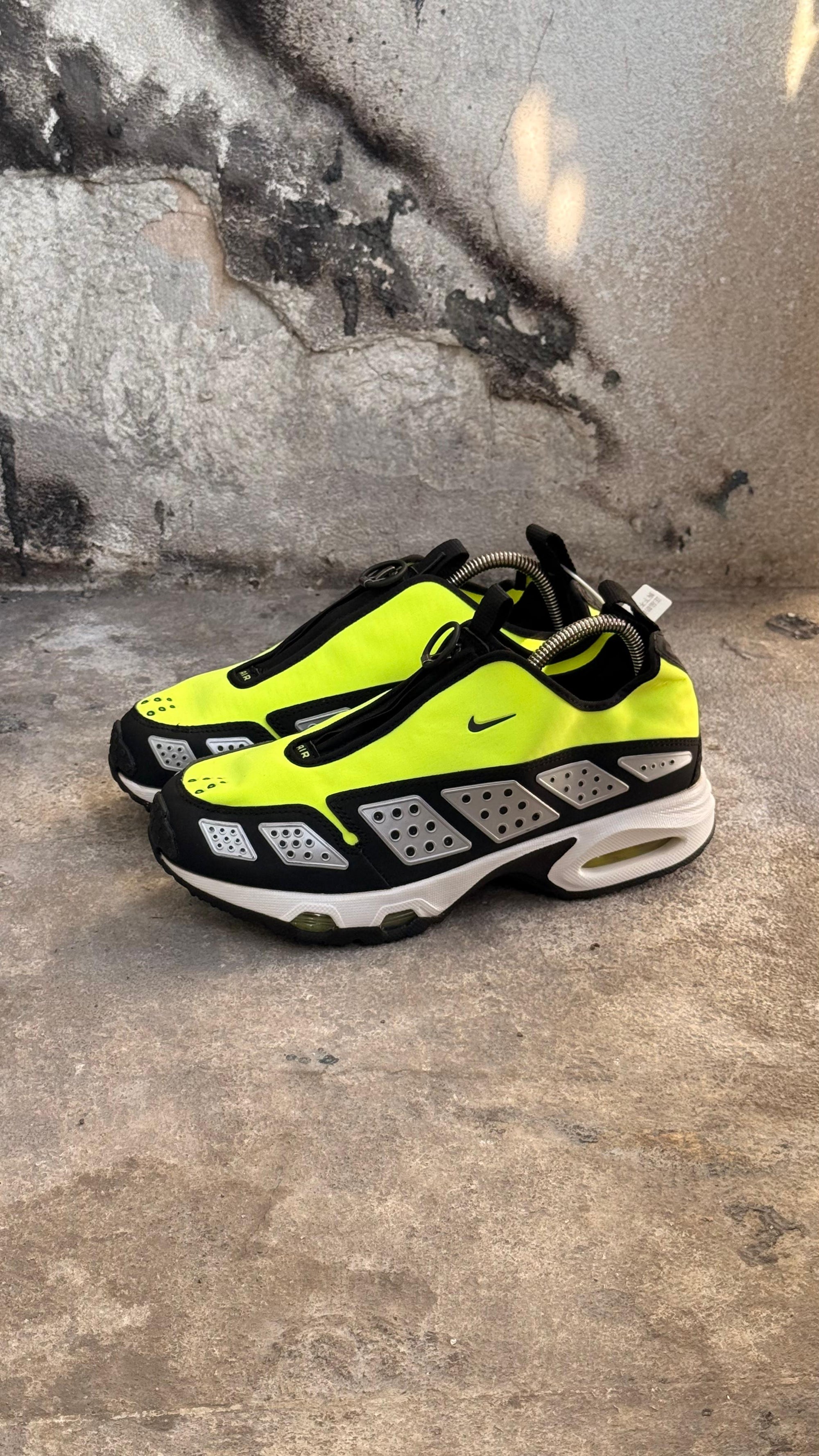 NIKE SUNDER VERDE NEGRO