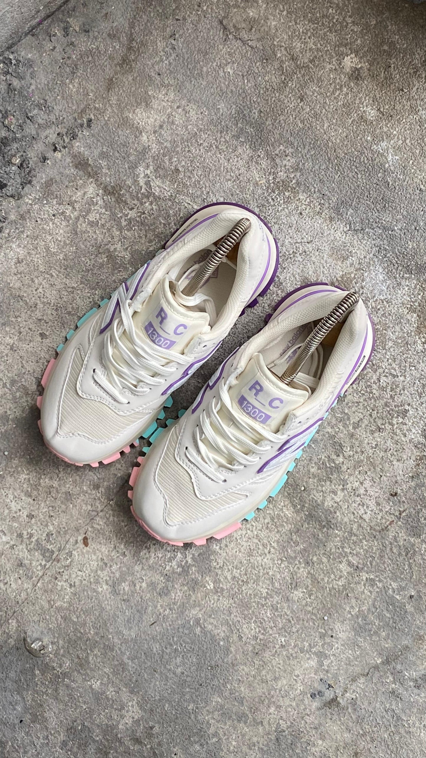 NEW BALANCE 1300 BLANCO MORADO