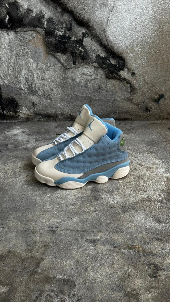JORDAN RETRO 13 NIÑO BLANCO AZUL CIELO