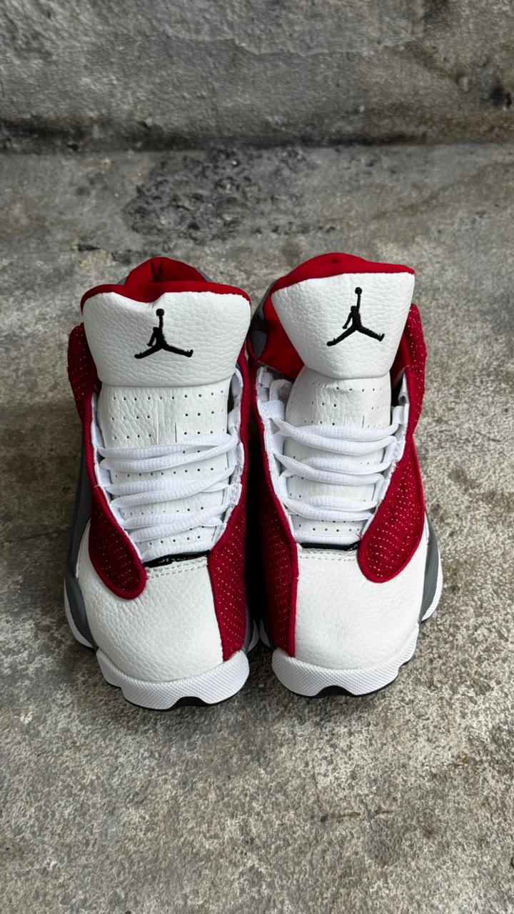 JORDAN RETRO 13 NIÑO BLANCA ROJA