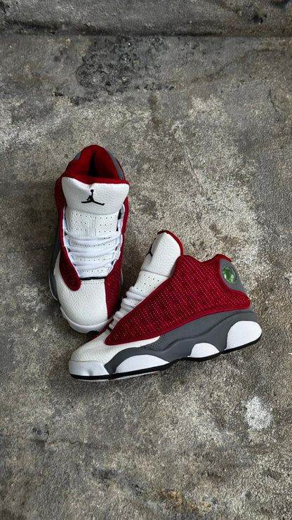 JORDAN RETRO 13 NIÑO BLANCA ROJA