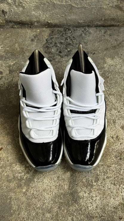 NIKE RETRO 11 BLANCO NEGRO