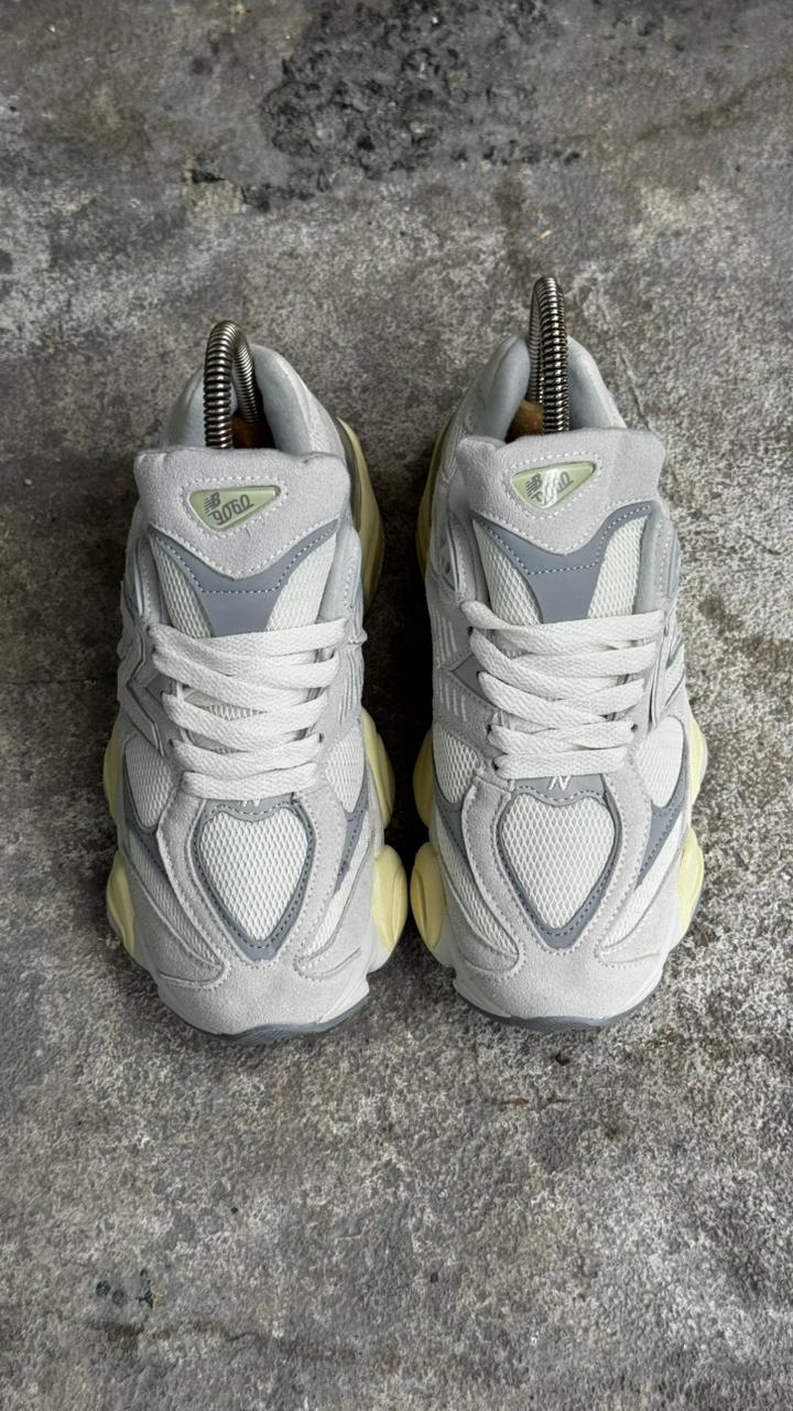 NEW BALANCE 9060 BEIGE