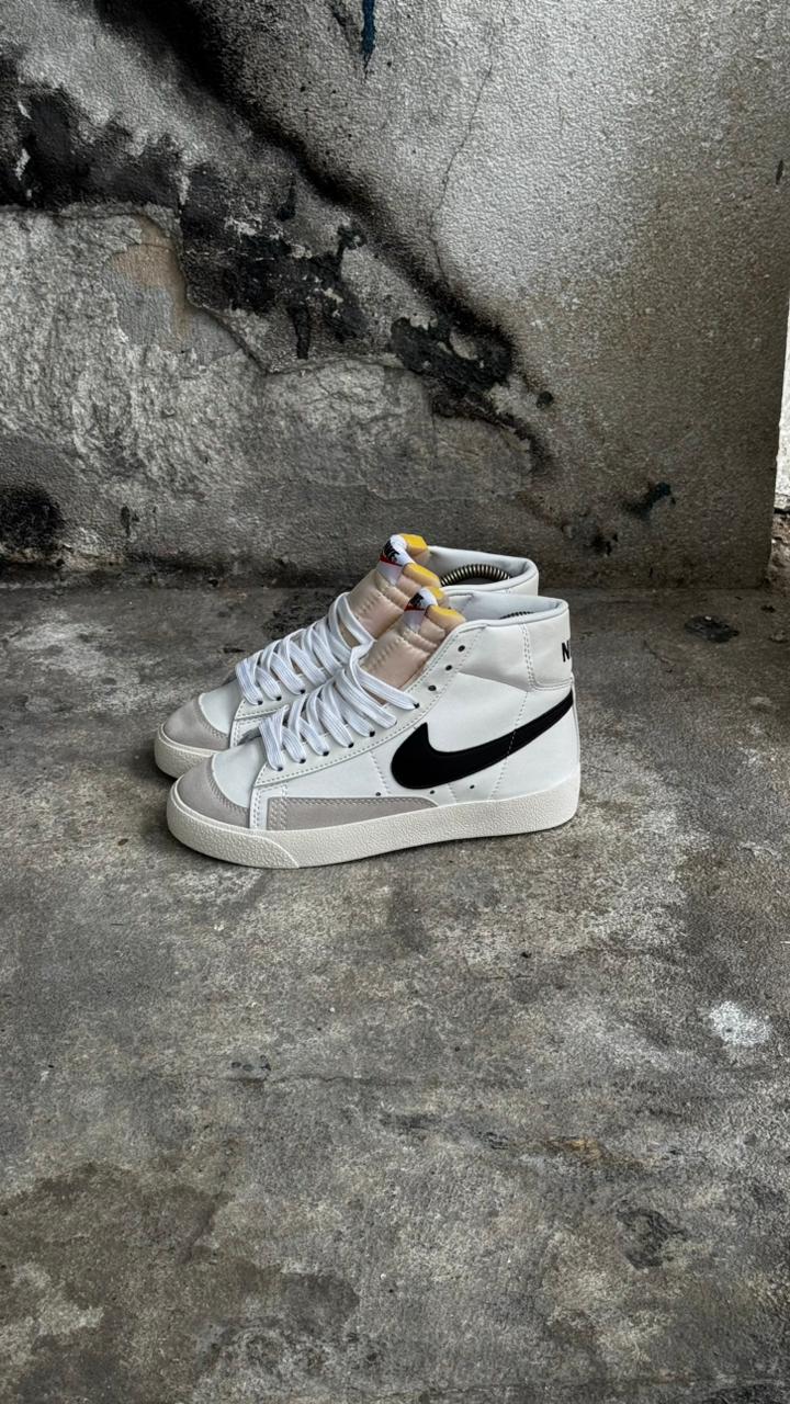 NIKE BLAZZER BOTA BLANCO