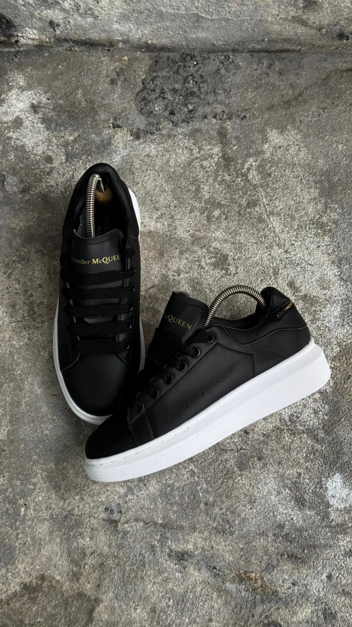 ALEXANDER MCQUEEN NEGRO BLANCO