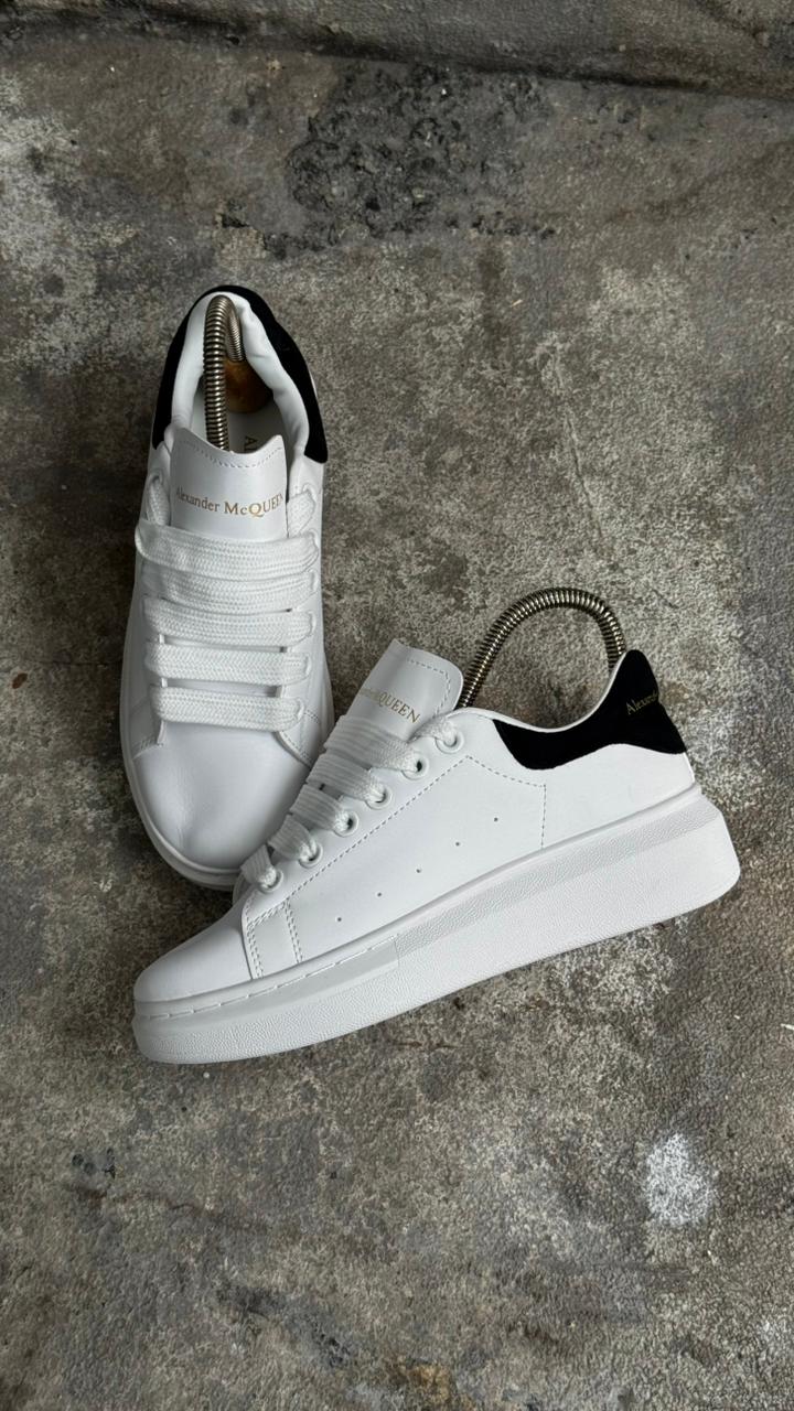 ALEXANDER MCQUEEN CLASICO BLANCO NEGRO