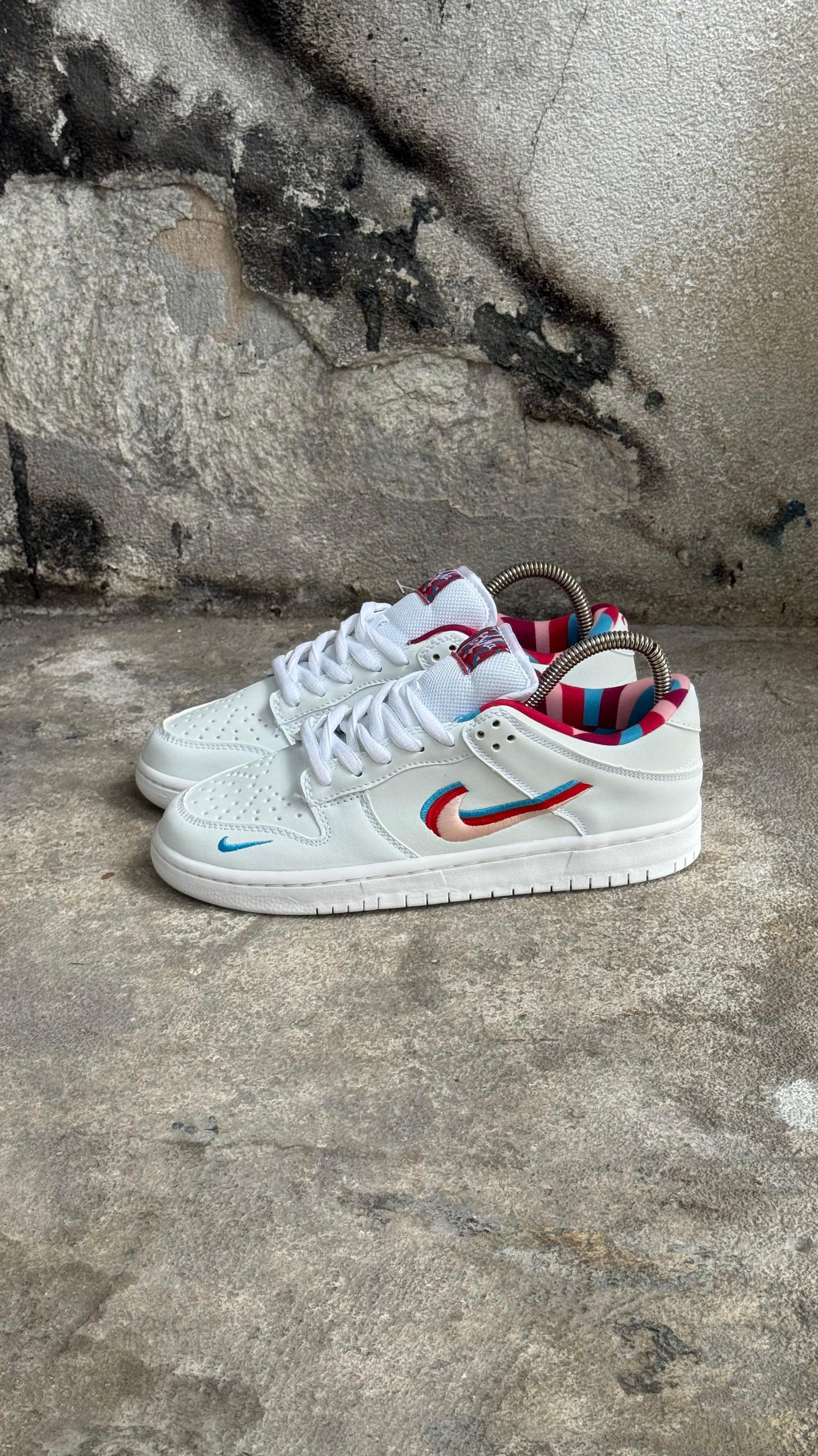 NIKE SB PARRA BLANCO