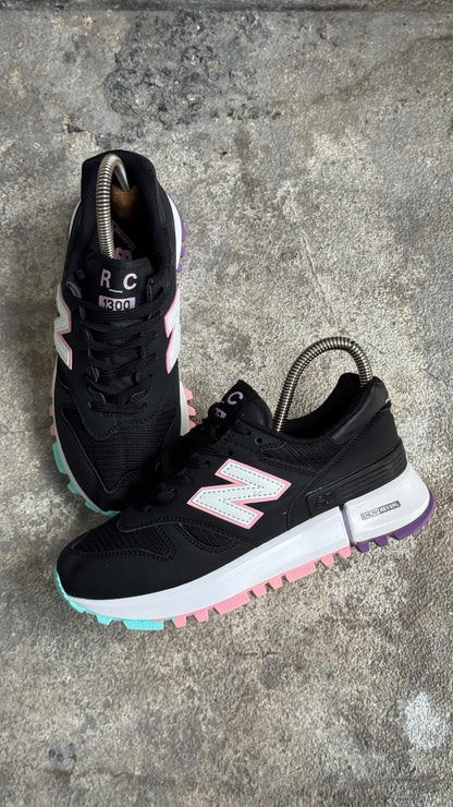 NEW BALANCE 1300 PASTEL NEGRO