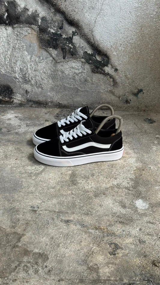 VANS CLASICA NEGRO BLANCO
