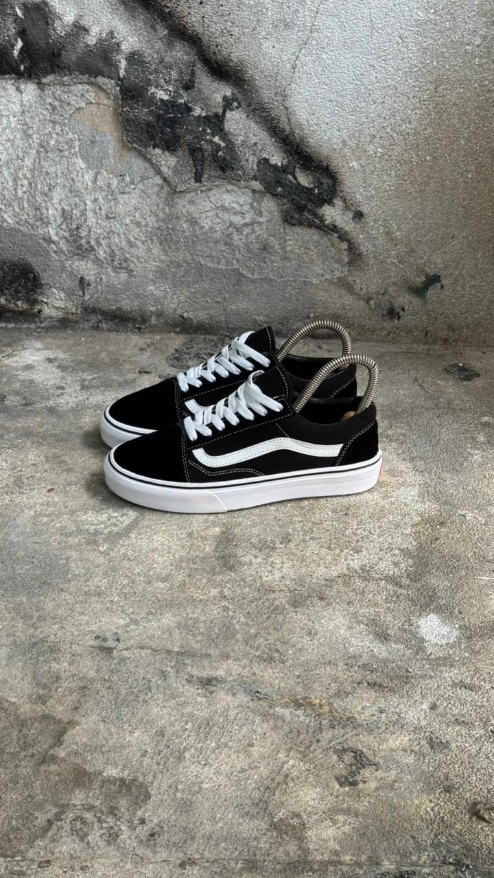 VANS CLASICA NEGRO BLANCO