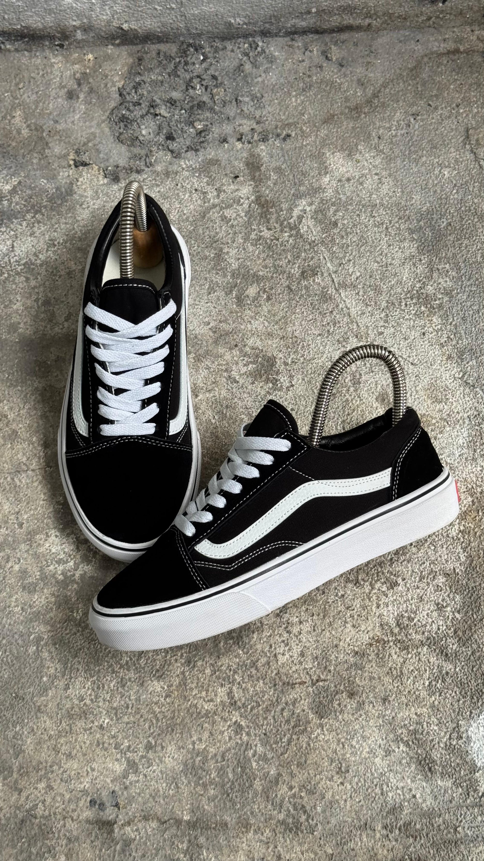 VANS CLASICA NEGRO BLANCO