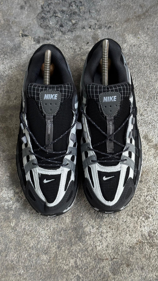 NIKE P6000 NEGRO BLANCO