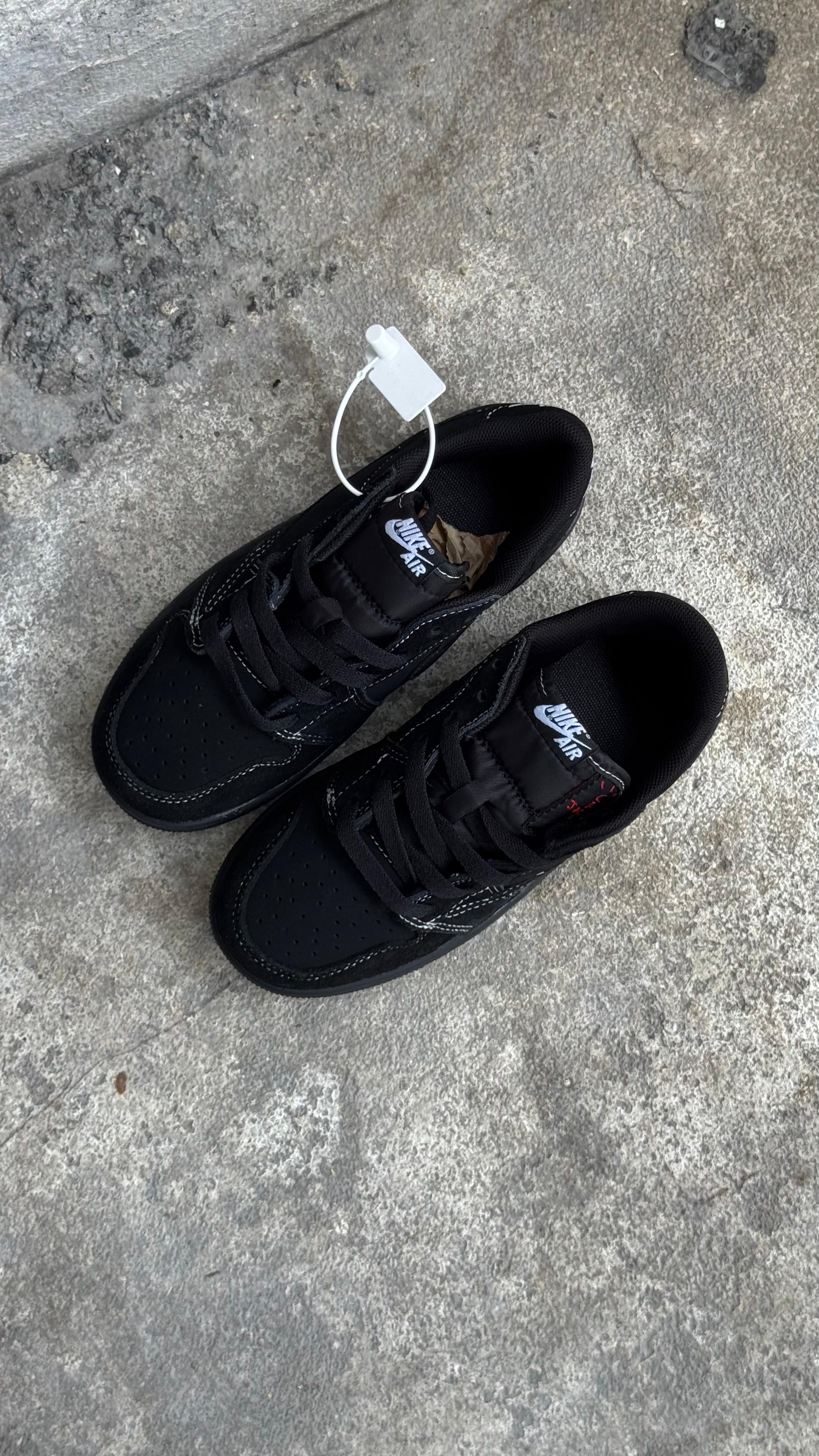 TRAVIS SCOTT NEGRA NIÑOS