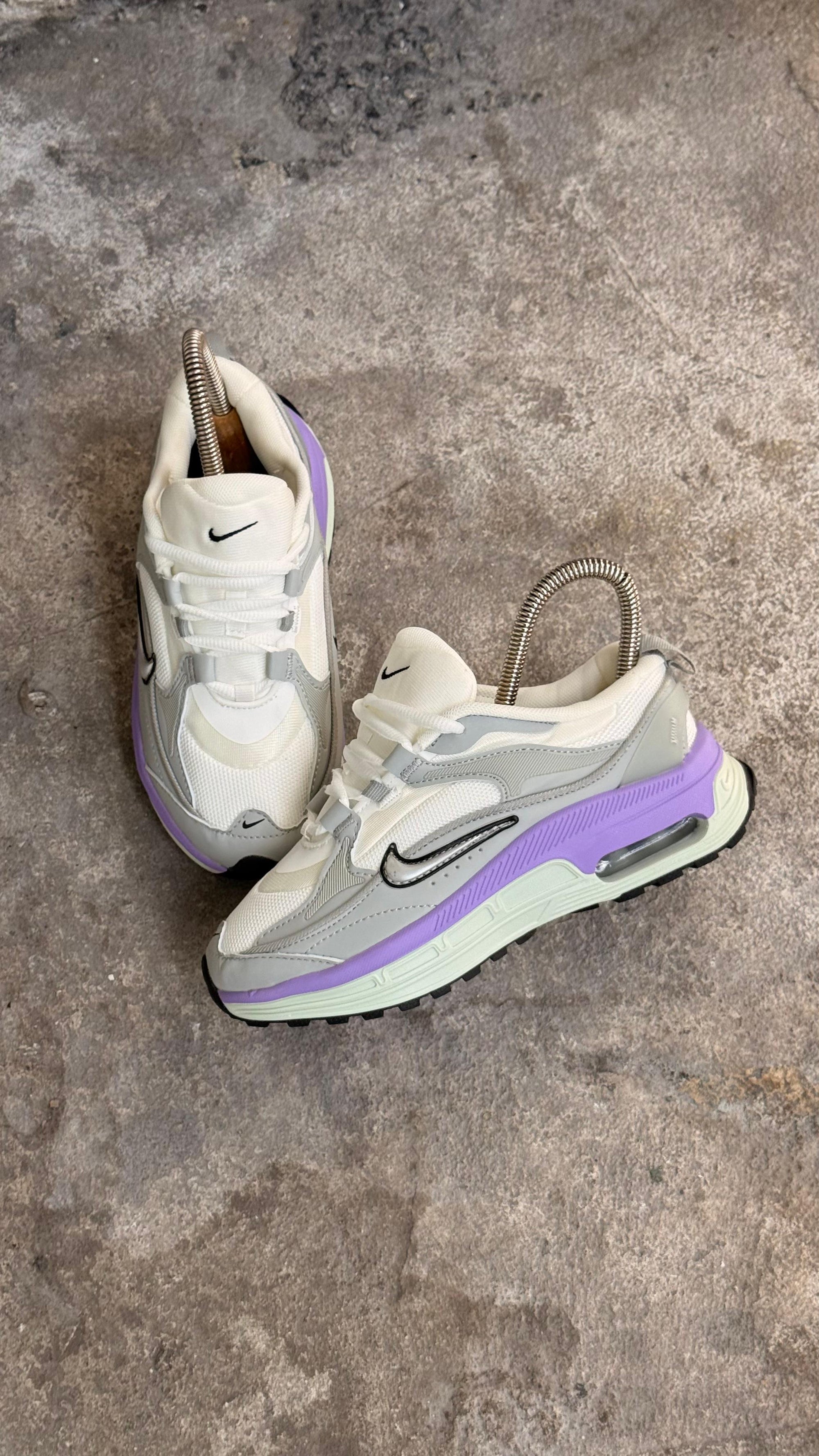 NIKE BLISS BLANCO MORADO PROMO
