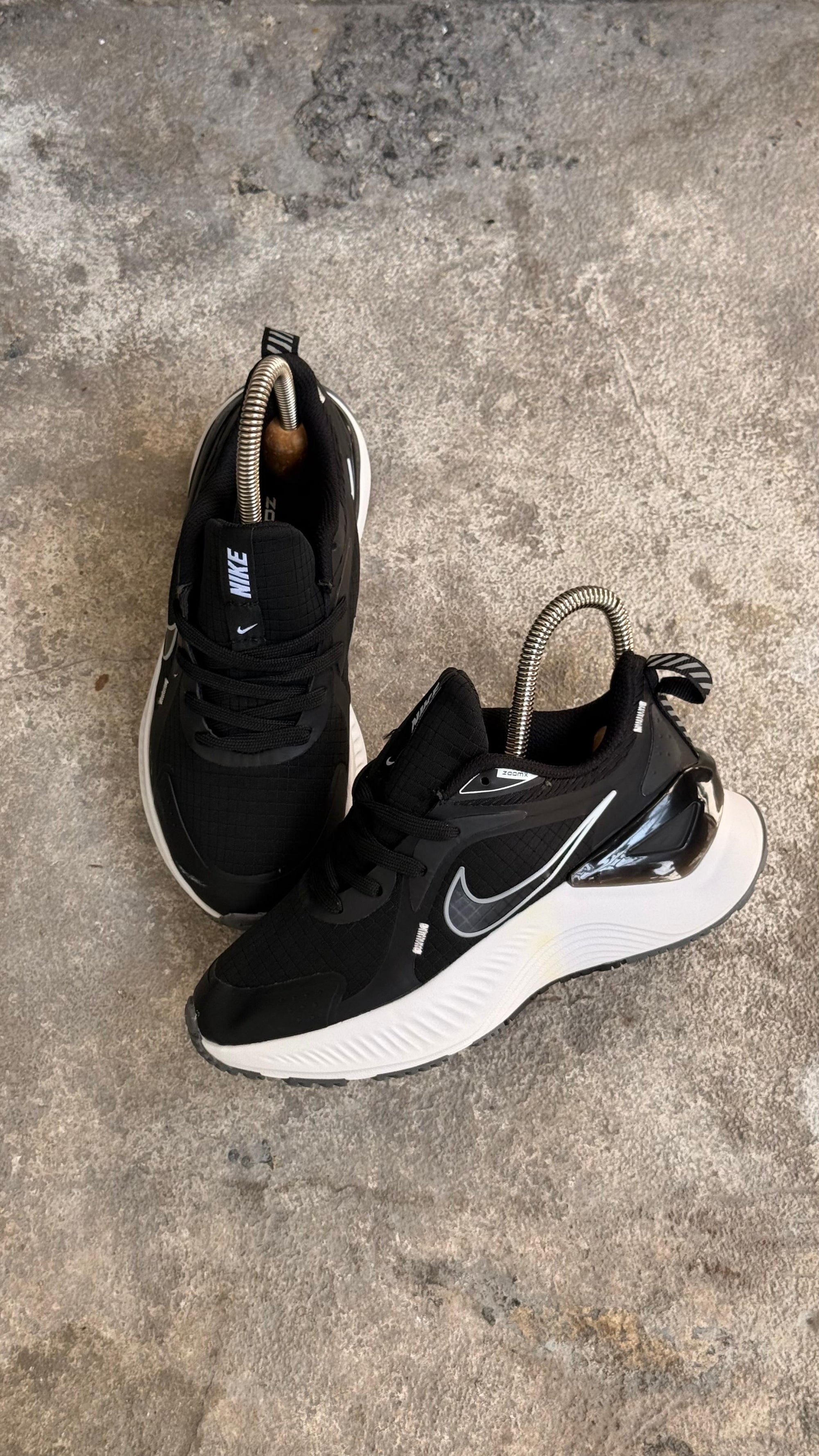 NIKE DIAMANTE NEGRO BLANCO PROMO