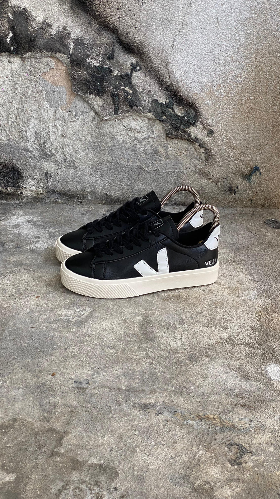 VEJA NEGRO BLANCO PROMO