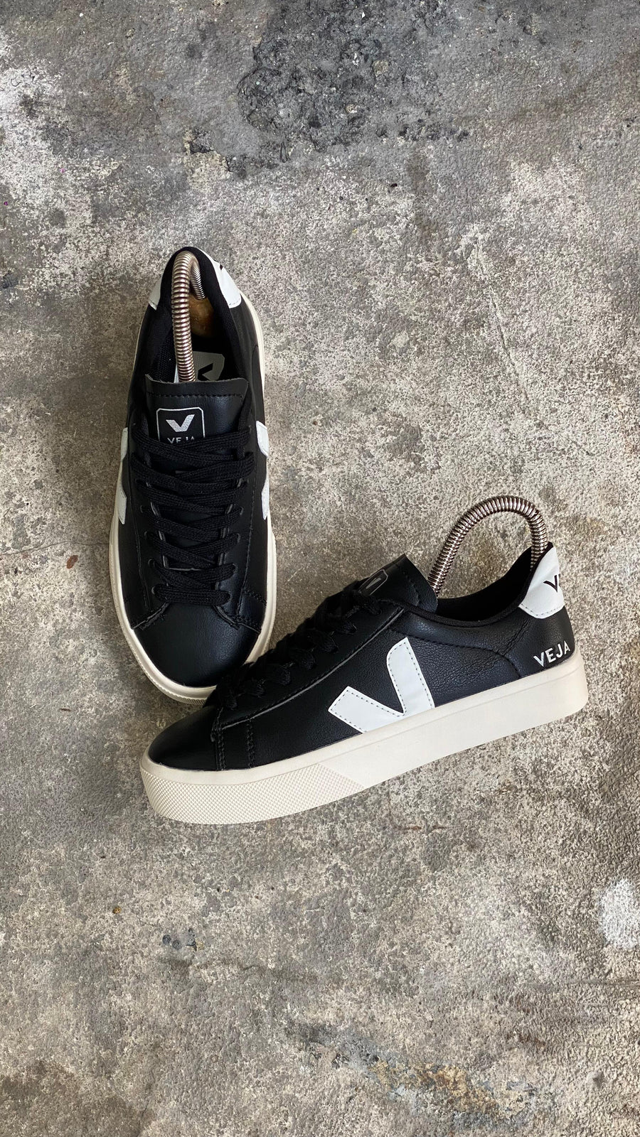 VEJA NEGRO BLANCO PROMO