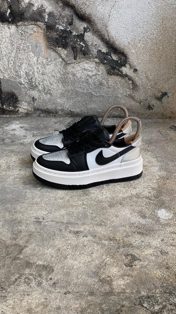 NIKE R1  LOW PLATAFORMA NEGRO PLATA PROMO