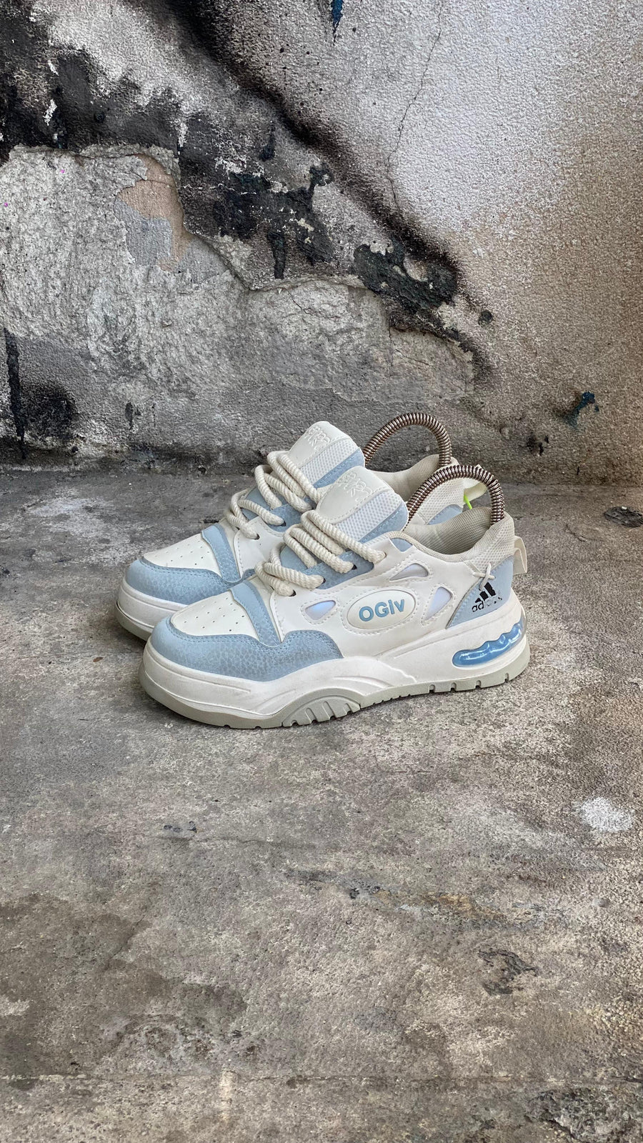 ADIDAS OGIY BEIGE AZUL PROMO