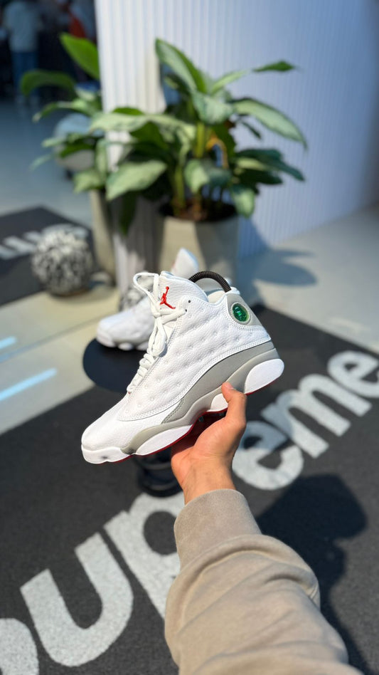 JORDAN RETRO 13 BLANCO GRIS