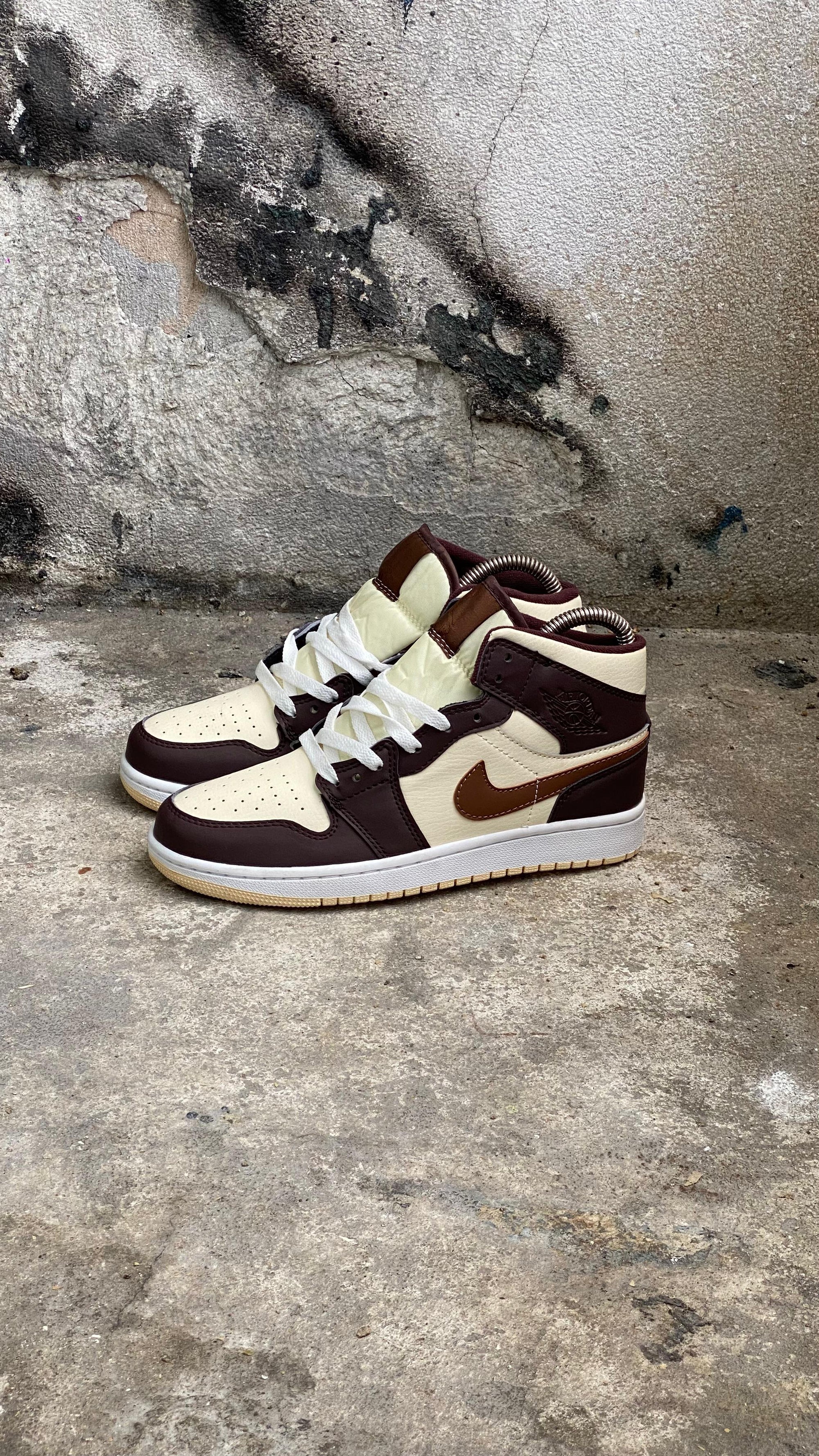 JORDAN RETRO 1 BEIGE CAFE