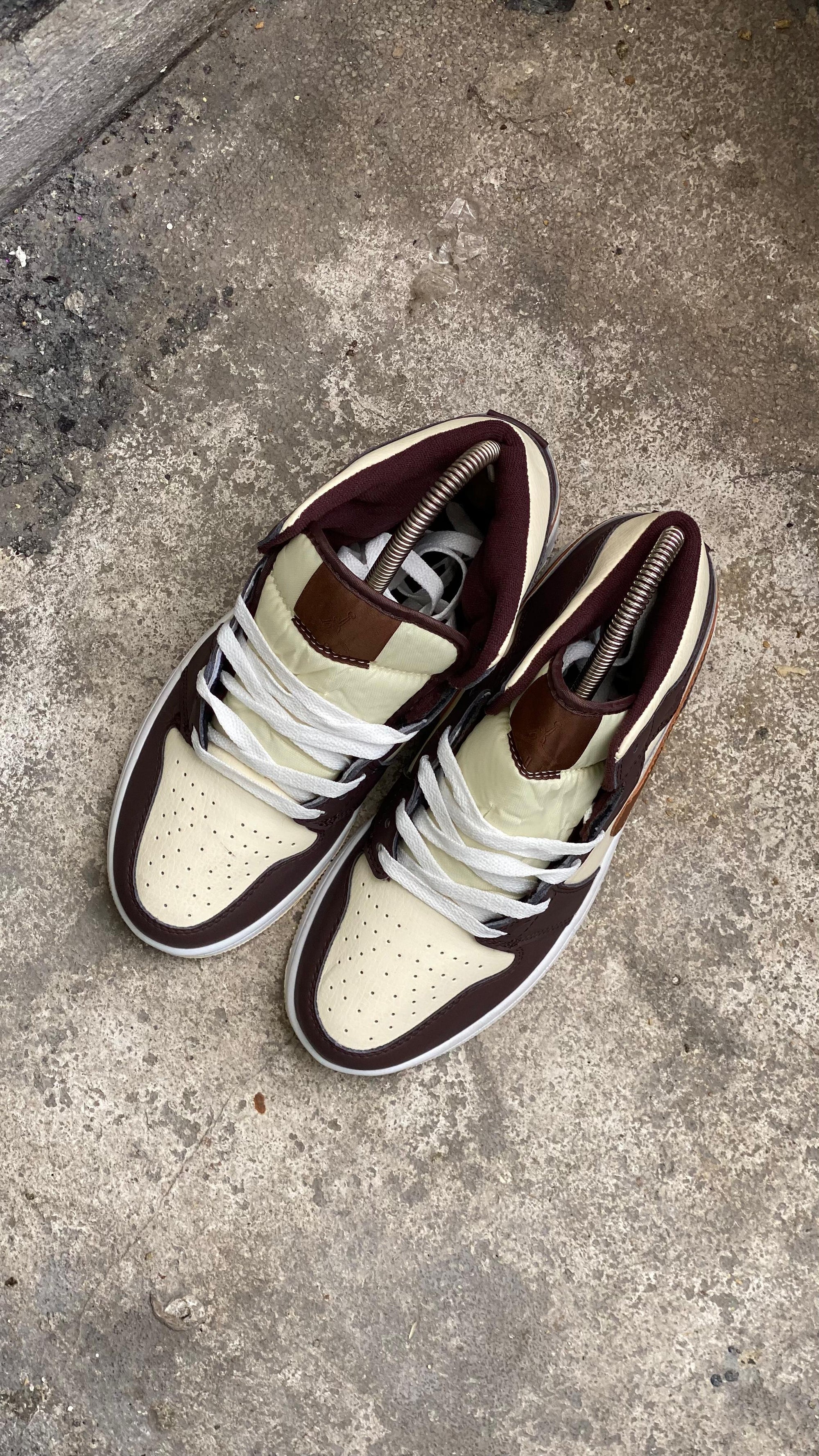JORDAN RETRO 1 BEIGE CAFE