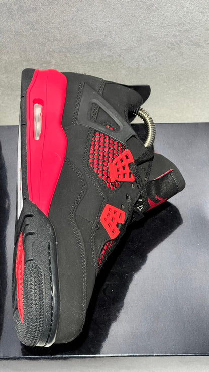 JORDAN RETRO 4 NEGRA ROJA PROMO