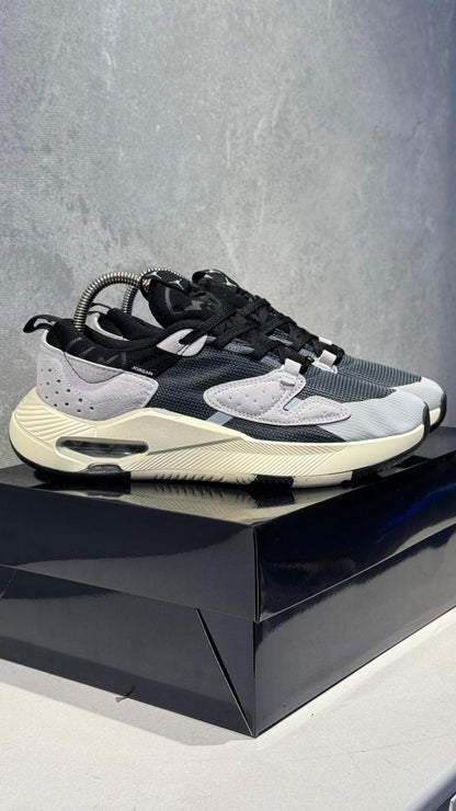 JORDAN CADENSE NEGRA BLANCA