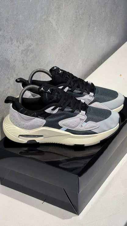 JORDAN CADENSE NEGRA BLANCA