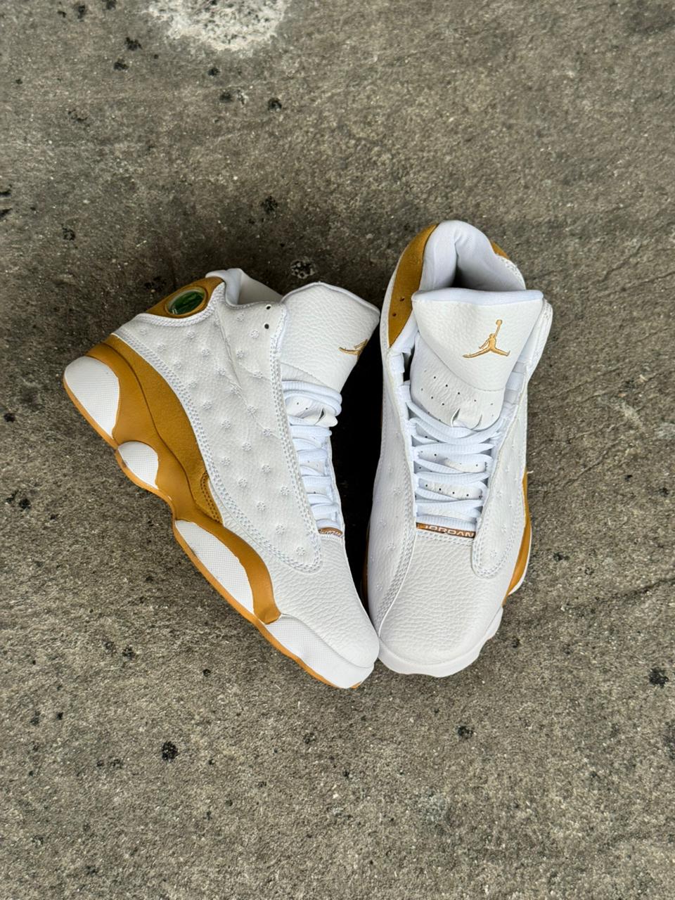 JORDAN RETRO 13 BLANCA DORADA