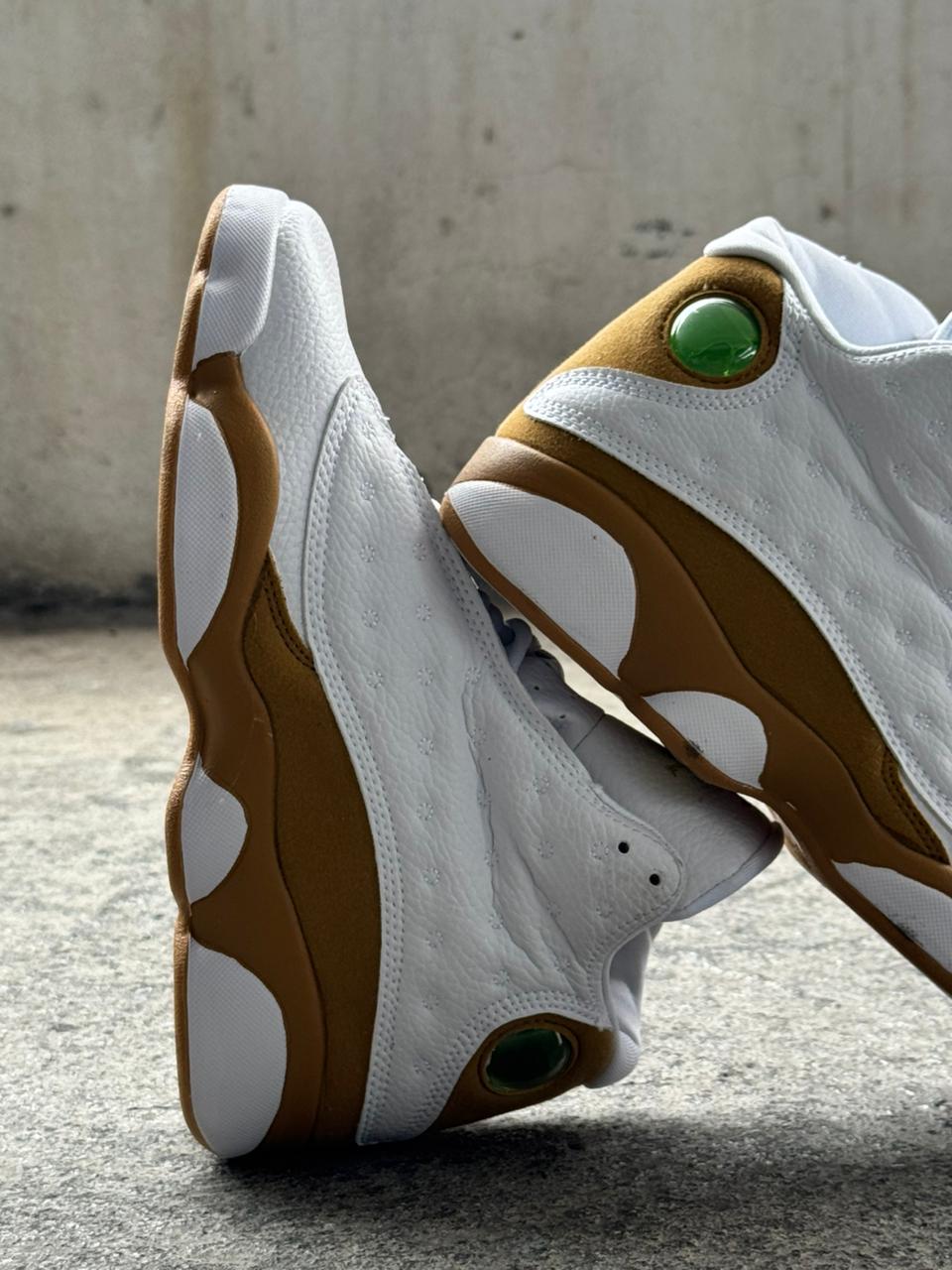 JORDAN RETRO 13 BLANCA DORADA