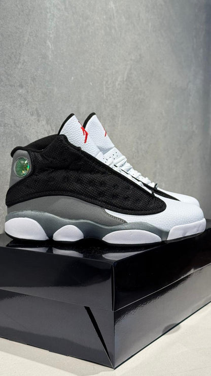 JORDAN RETRO 13 NEGRO BLANCO