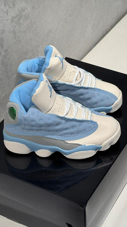 JORDAN RETRO 13 NIÑO BLANCO AZUL CIELO