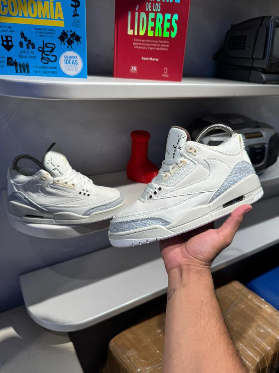 JORDAN RETRO 3 BEIGE