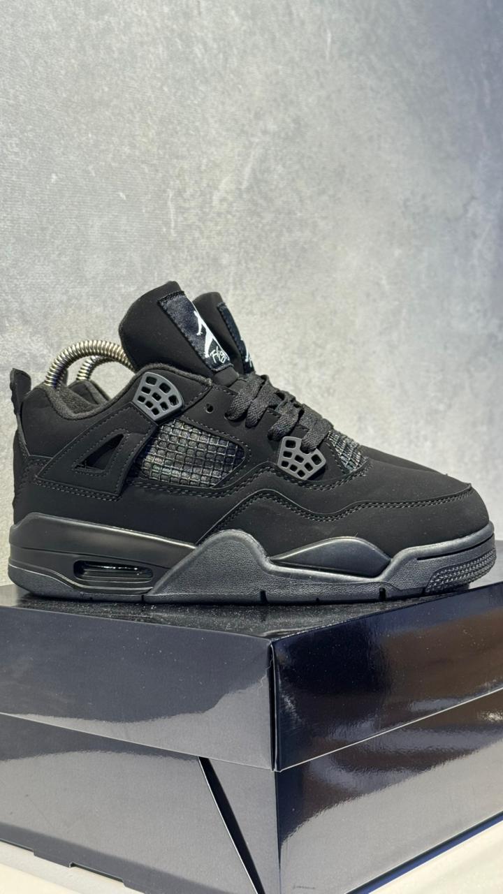 JORDAN RETRO 4 NEGRA