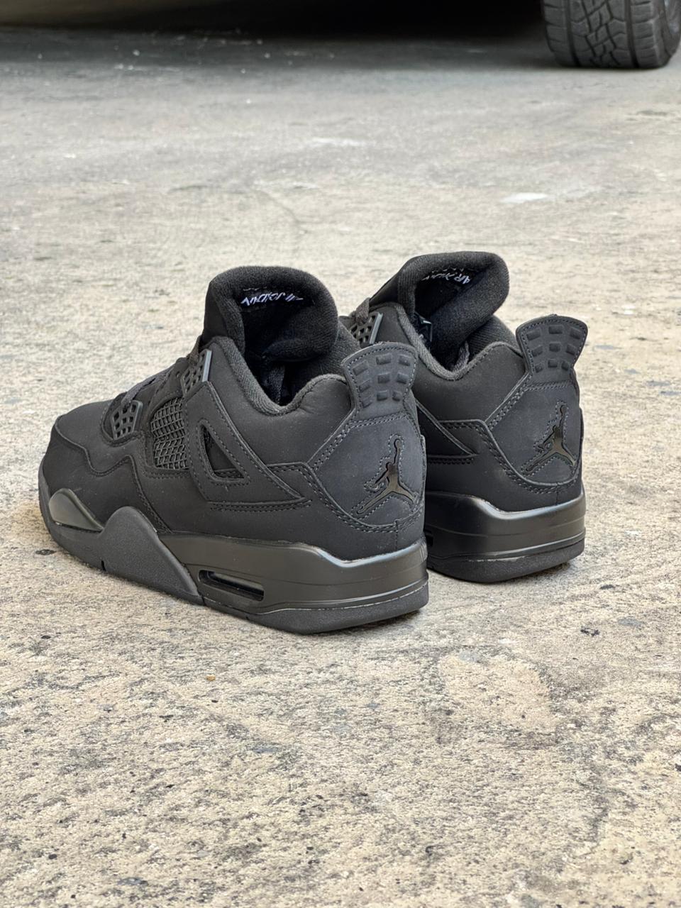 JORDAN RETRO 4 NEGRA