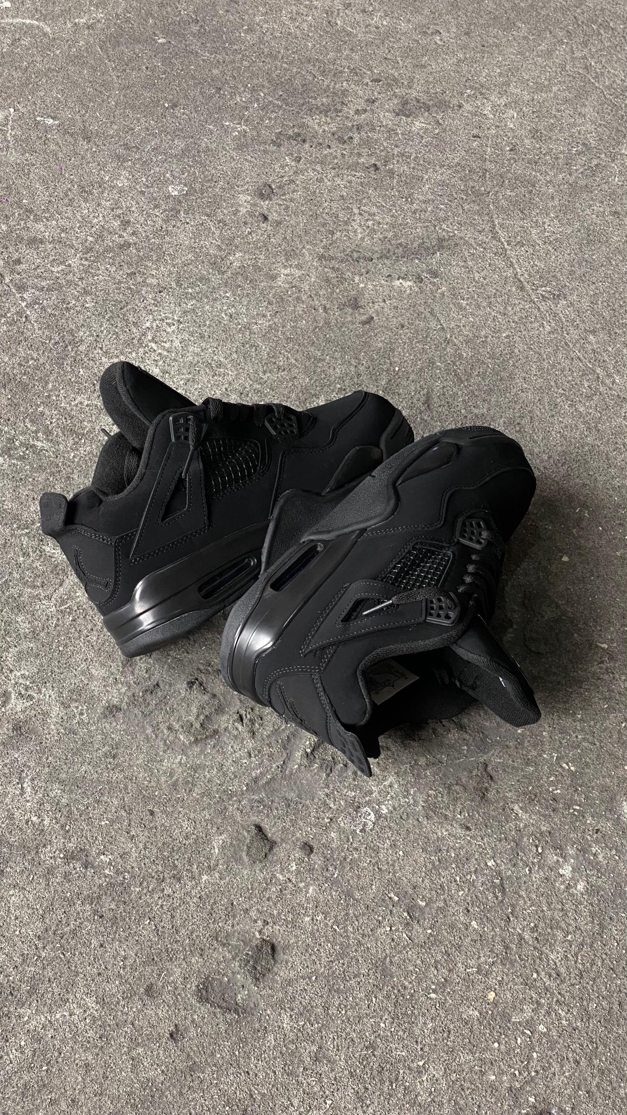 JORDAN RETRO 4 NEGRA