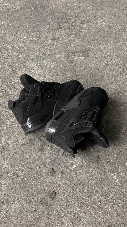 JORDAN RETRO 4 NEGRA