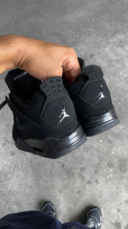 JORDAN RETRO 4 NEGRA